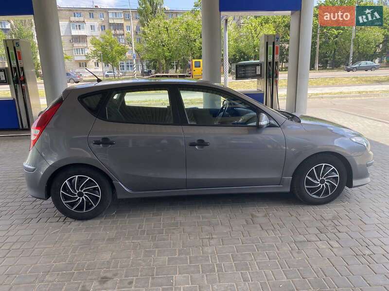 Хэтчбек Hyundai i30 2011 в Николаеве