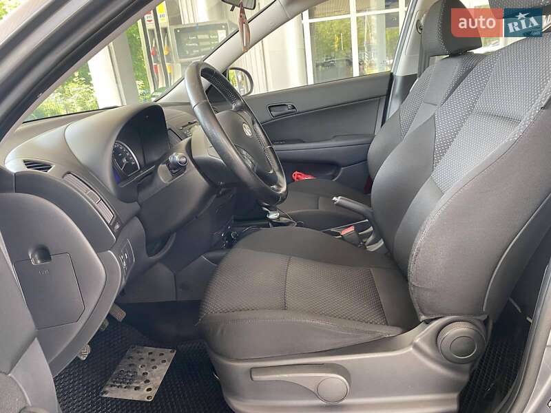 Хэтчбек Hyundai i30 2011 в Николаеве