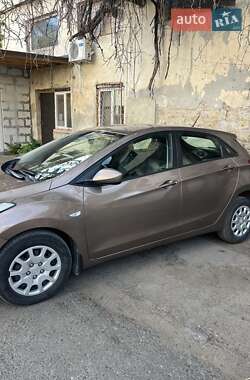 Хэтчбек Hyundai i30 2012 в 