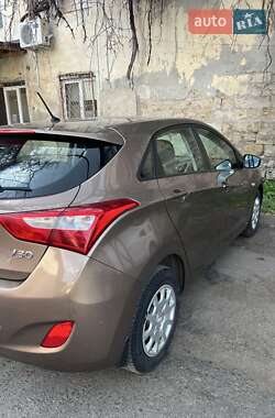 Хэтчбек Hyundai i30 2012 в 