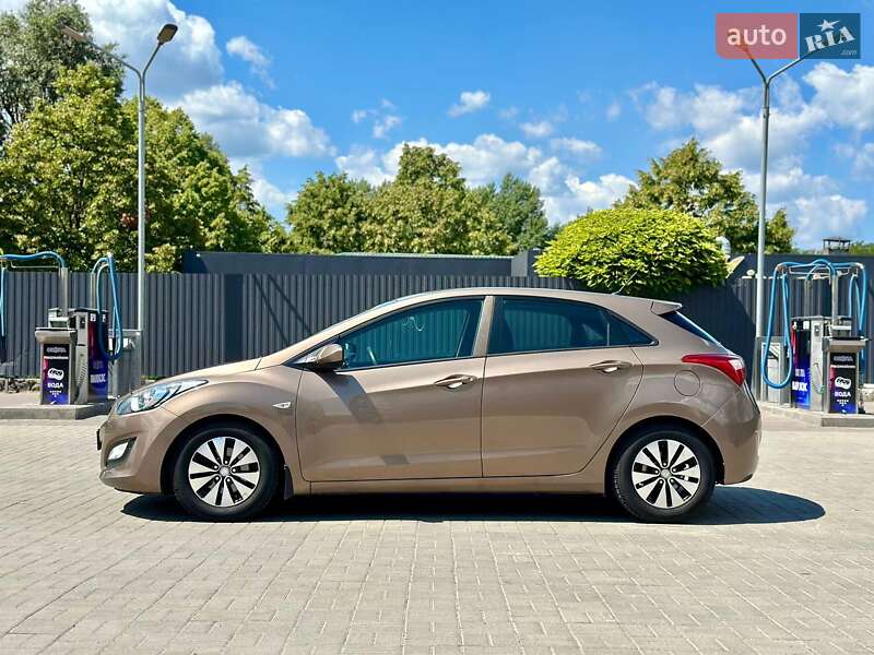 Хэтчбек Hyundai i30 2013 в Днепре