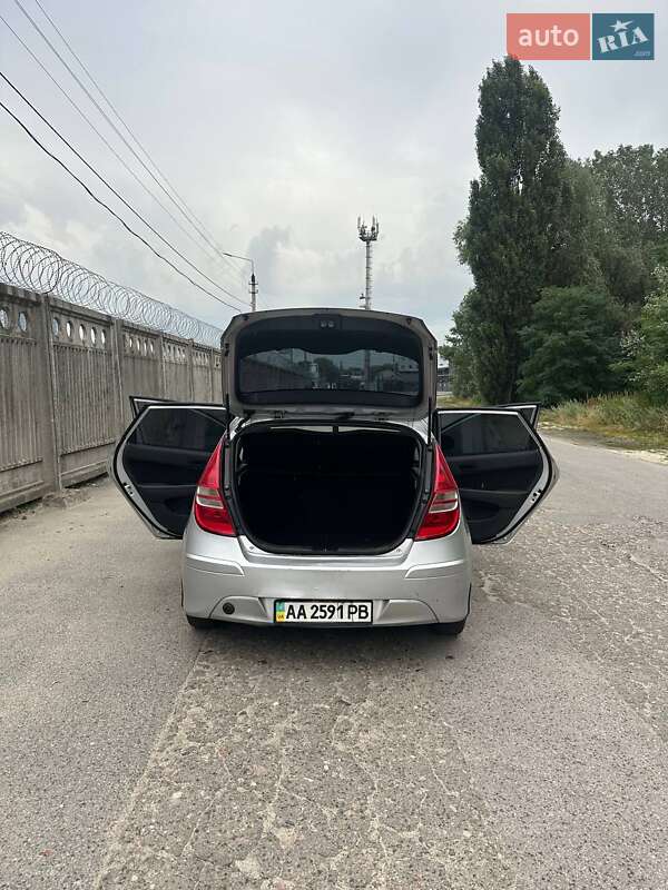 Хэтчбек Hyundai i30 2011 в Киеве