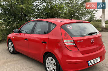 Хэтчбек Hyundai i30 2008 в 