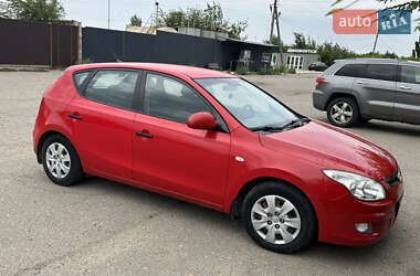 Хэтчбек Hyundai i30 2008 в 