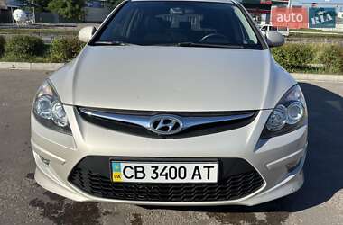 Хэтчбек Hyundai i30 2011 в Чернигове