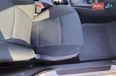 Хэтчбек Hyundai i30 2011 в 