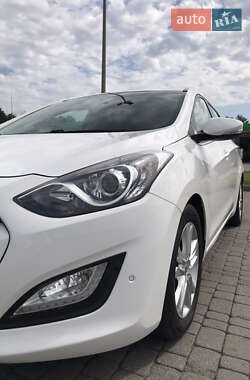 Универсал Hyundai i30 2012 в Радивилове