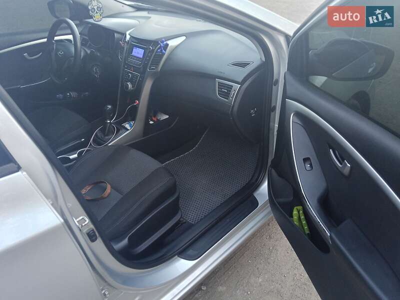 Хэтчбек Hyundai i30 2014 в Кривом Роге