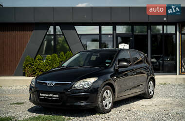 Хетчбек Hyundai i30 2009 в Чернівцях