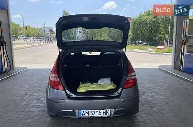 Хэтчбек Hyundai i30 2011 в 