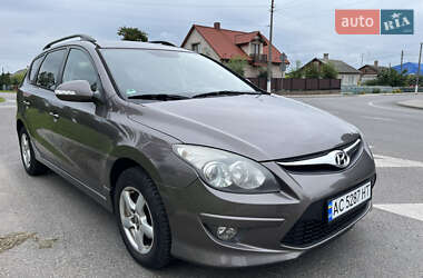 Универсал Hyundai i30 2011 в Владимире