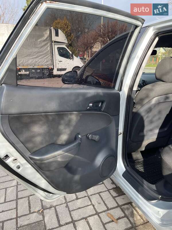 Хэтчбек Hyundai i30 2009 в Ужгороде