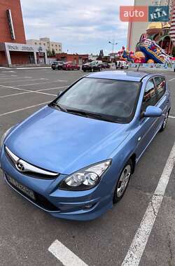 Универсал Hyundai i30 2011 в Киеве