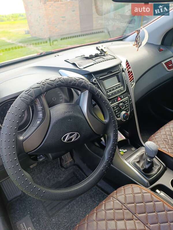 Хэтчбек Hyundai i30 2013 в Ратным