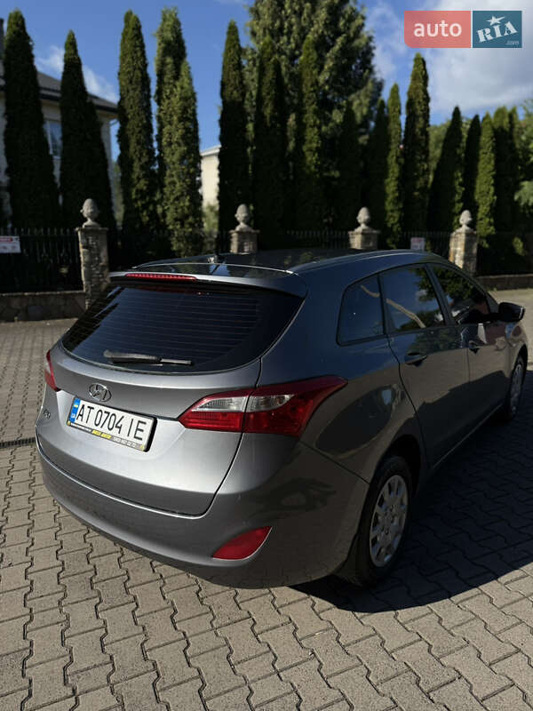 Универсал Hyundai i30 2013 в Надворной