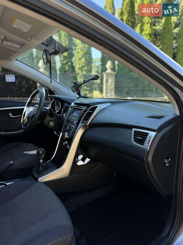 Универсал Hyundai i30 2013 в Надворной