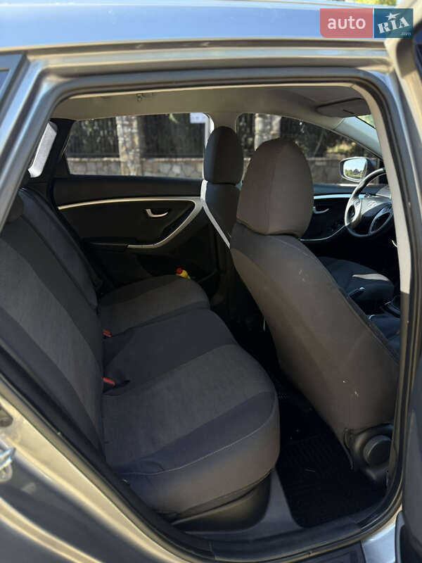 Универсал Hyundai i30 2013 в Надворной