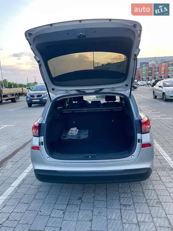 Универсал Hyundai i30 2021 в Львове