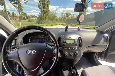 Хэтчбек Hyundai i30 2009 в 
