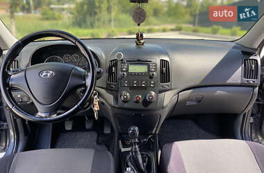 Хэтчбек Hyundai i30 2009 в 