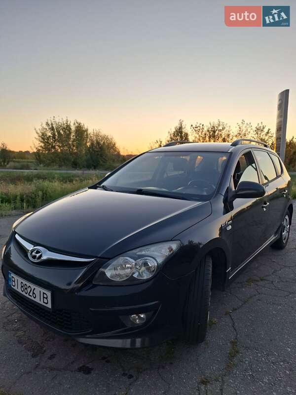 Универсал Hyundai i30 2010 в Глобине