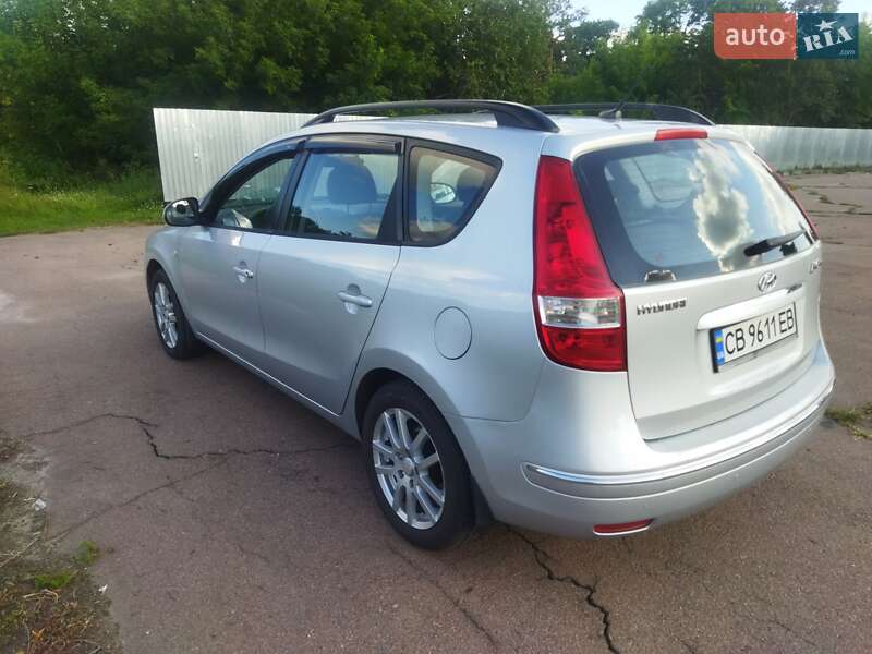 Универсал Hyundai i30 2008 в Семеновке