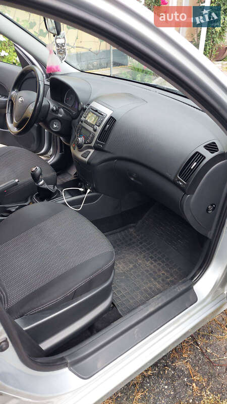 Хетчбек Hyundai i30 2011 в Корсунь-Шевченківському