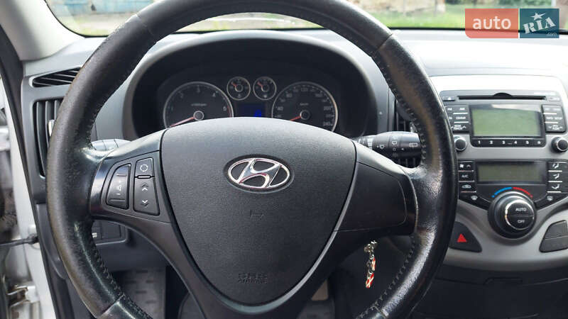 Хетчбек Hyundai i30 2011 в Корсунь-Шевченківському