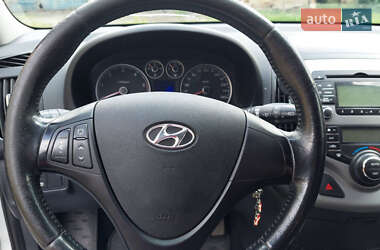 Хэтчбек Hyundai i30 2011 в 