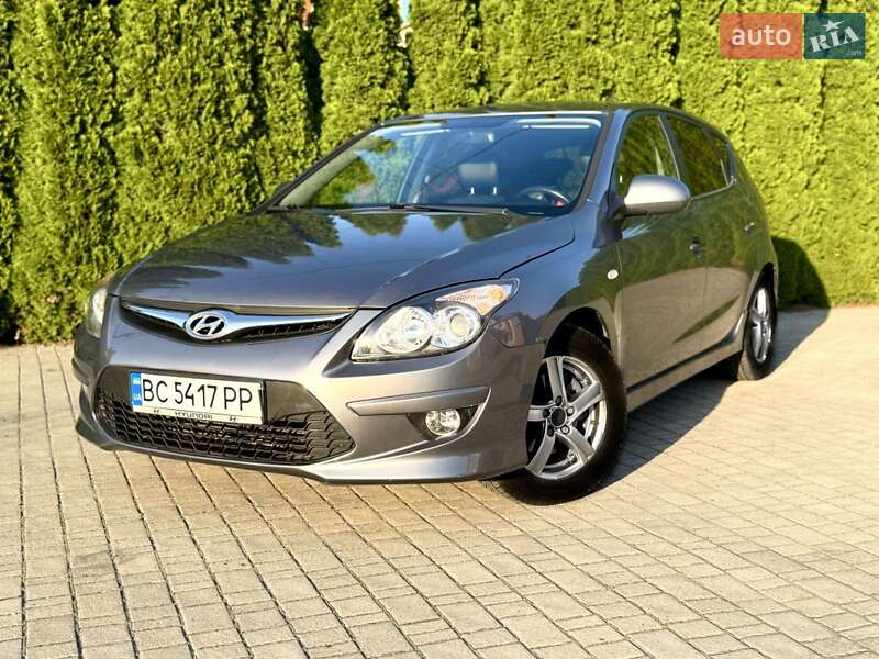 Хэтчбек Hyundai i30 2011 в Самборе