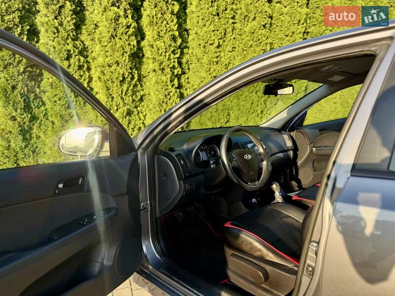 Хэтчбек Hyundai i30 2011 в Самборе