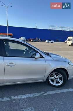 Хэтчбек Hyundai i30 2008 в 