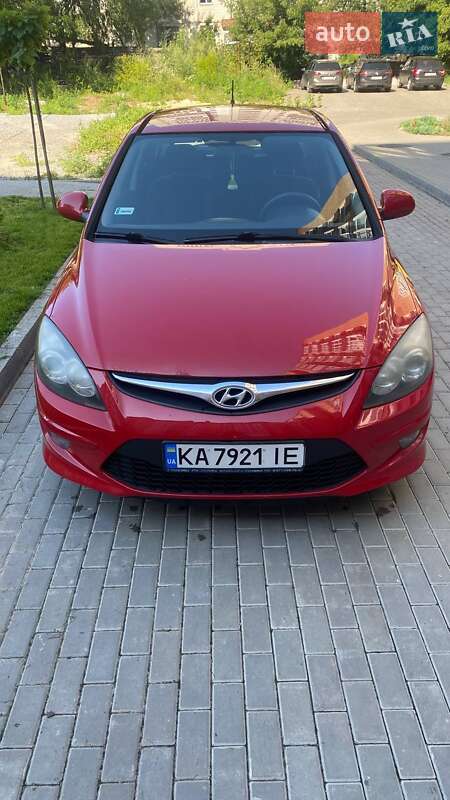 Хэтчбек Hyundai i30 2010 в Житомире