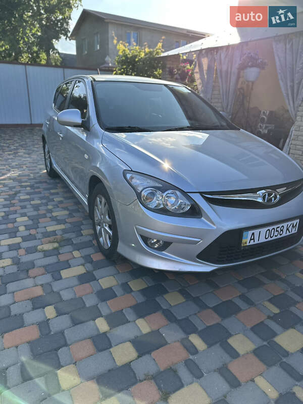 Хэтчбек Hyundai i30 2010 в Киеве