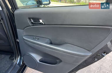 Хэтчбек Hyundai i30 2010 в 