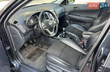 Хэтчбек Hyundai i30 2010 в 