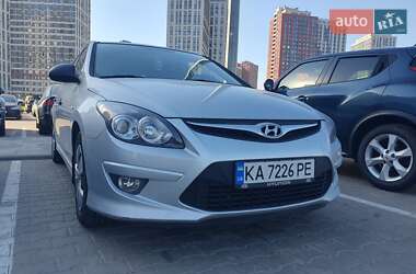 Хэтчбек Hyundai i30 2011 в Киеве