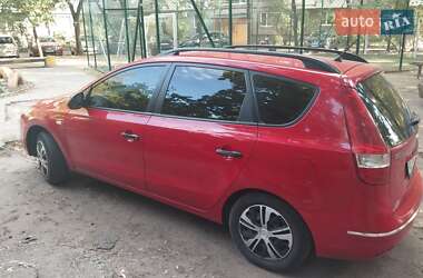 Универсал Hyundai i30 2010 в 