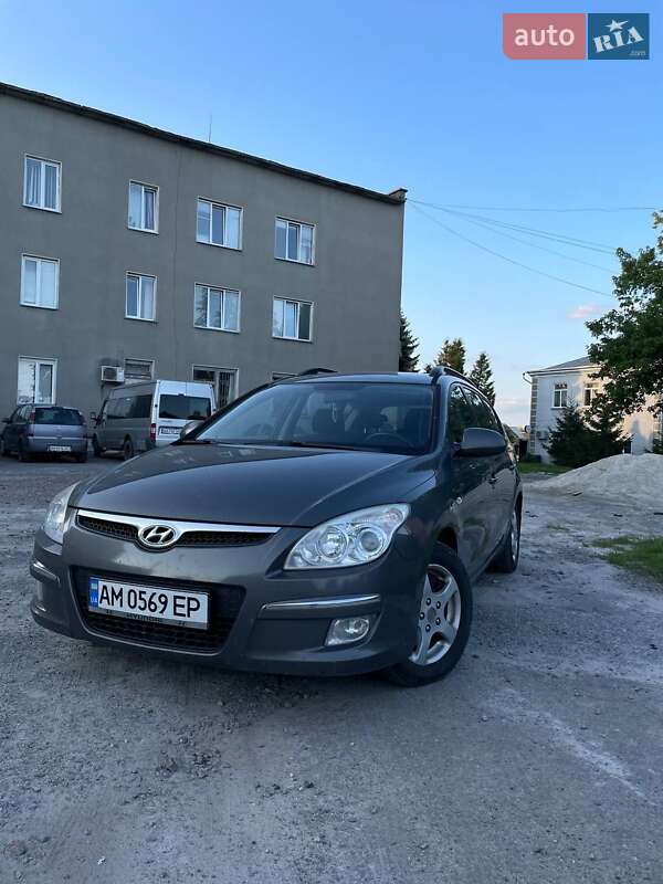 Универсал Hyundai i30 2009 в 