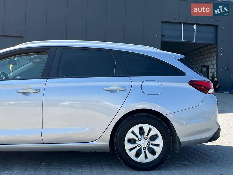 Универсал Hyundai i30 2022 в Львове