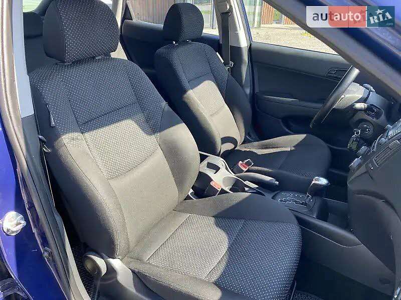 Хетчбек Hyundai i30 2011 в Дніпрі