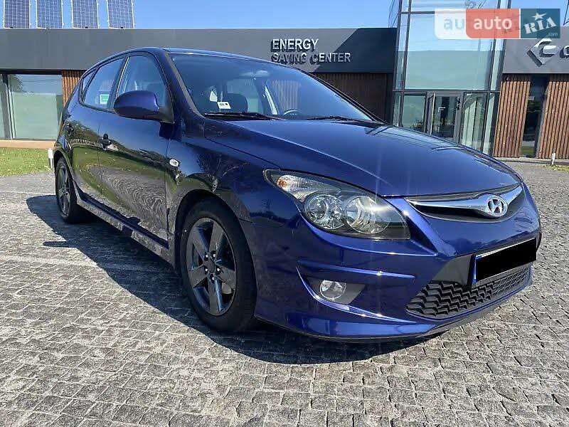 Хетчбек Hyundai i30 2011 в Дніпрі