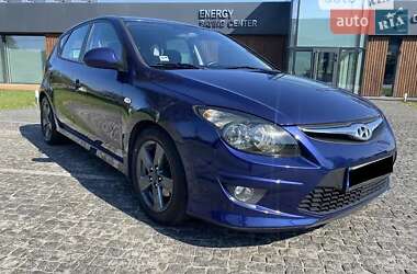 Хэтчбек Hyundai i30 2011 в 