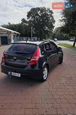 Хэтчбек Hyundai i30 2011 в 