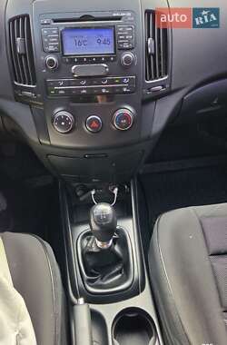 Хэтчбек Hyundai i30 2011 в 