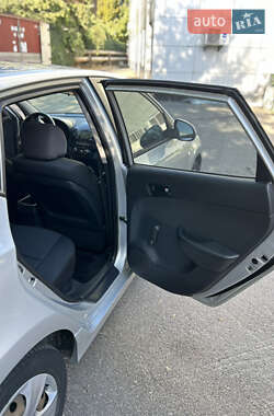 Хэтчбек Hyundai i30 2011 в 