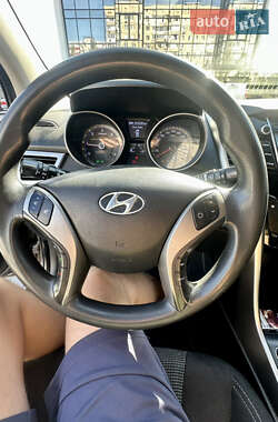Хэтчбек Hyundai i30 2012 в 