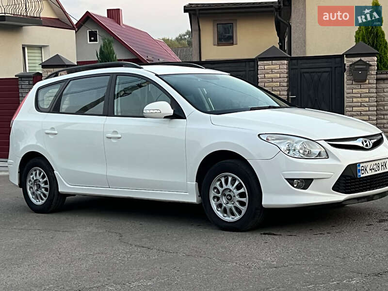 Універсал Hyundai i30 2012 в Дубні