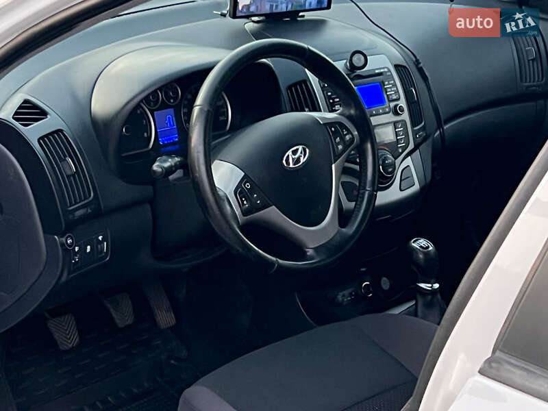 Універсал Hyundai i30 2012 в Дубні