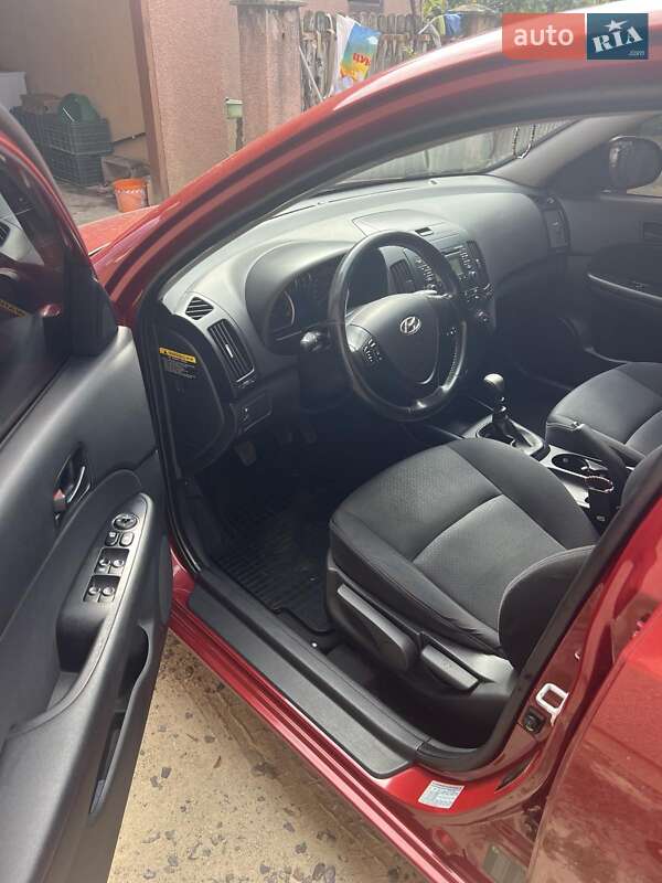 Хетчбек Hyundai i30 2008 в Ужгороді фото 7 Хетчбек Hyundai i30 2008 в Ужгороді